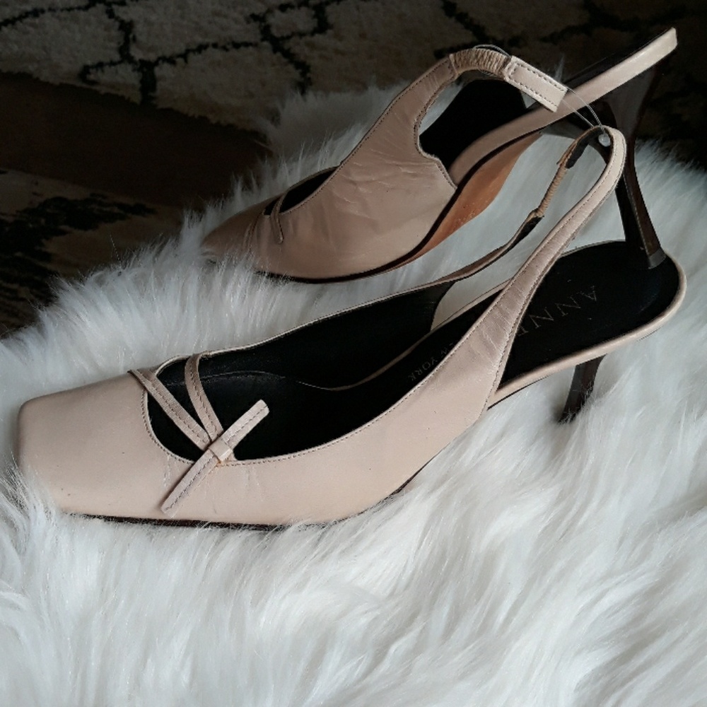 Anne Klein Beige Leather Heels - Picture 6 of 8